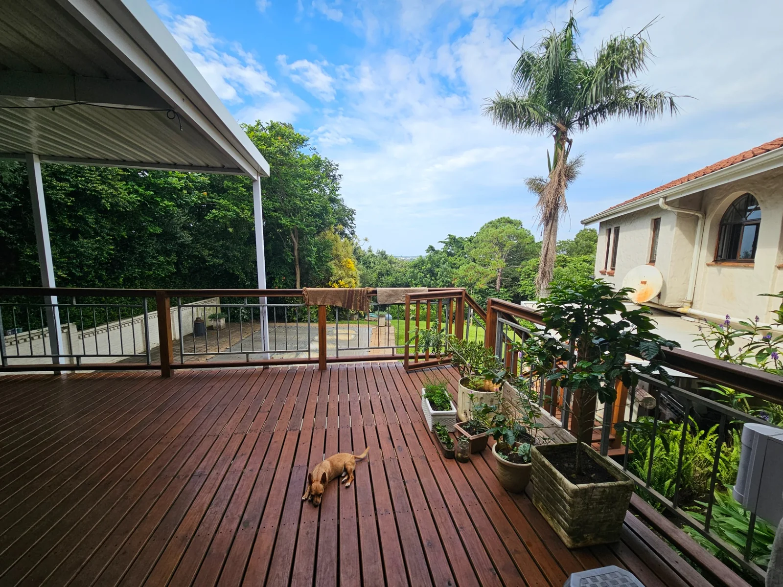 Location Location. Location - large family home in Fairview.<br/>A minute's walk from the Empangeni Country Club.