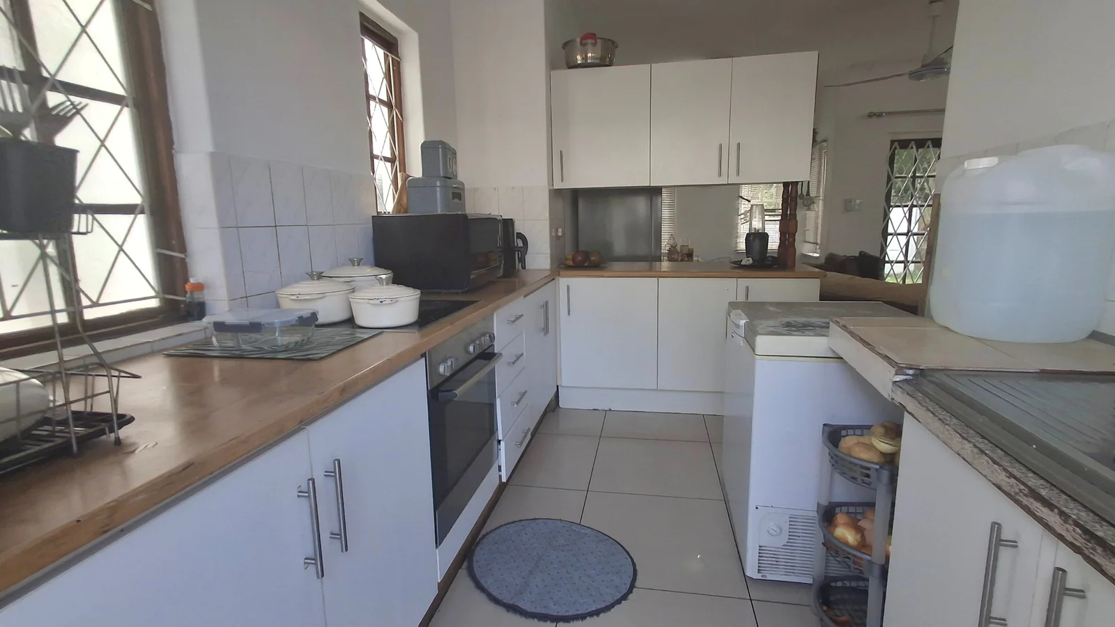 Prime Location Meets Effortless Living – Stylish Duplex in a Well-Maintained Complex