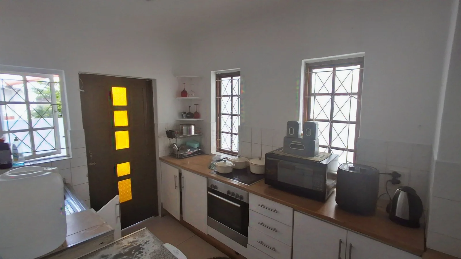 Prime Location Meets Effortless Living – Stylish Duplex in a Well-Maintained Complex