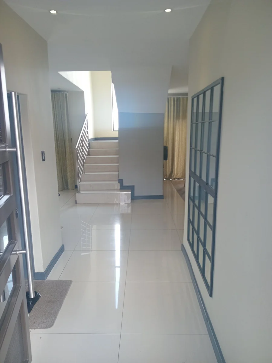 A lovely 5 bed, 4 bath double story house in Sagewood, Midrand.