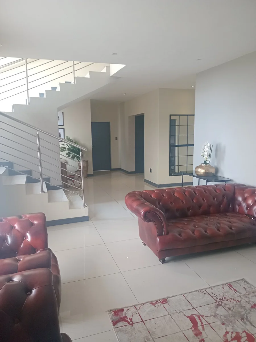 A lovely 5 bed, 4 bath double story house in Sagewood, Midrand.
