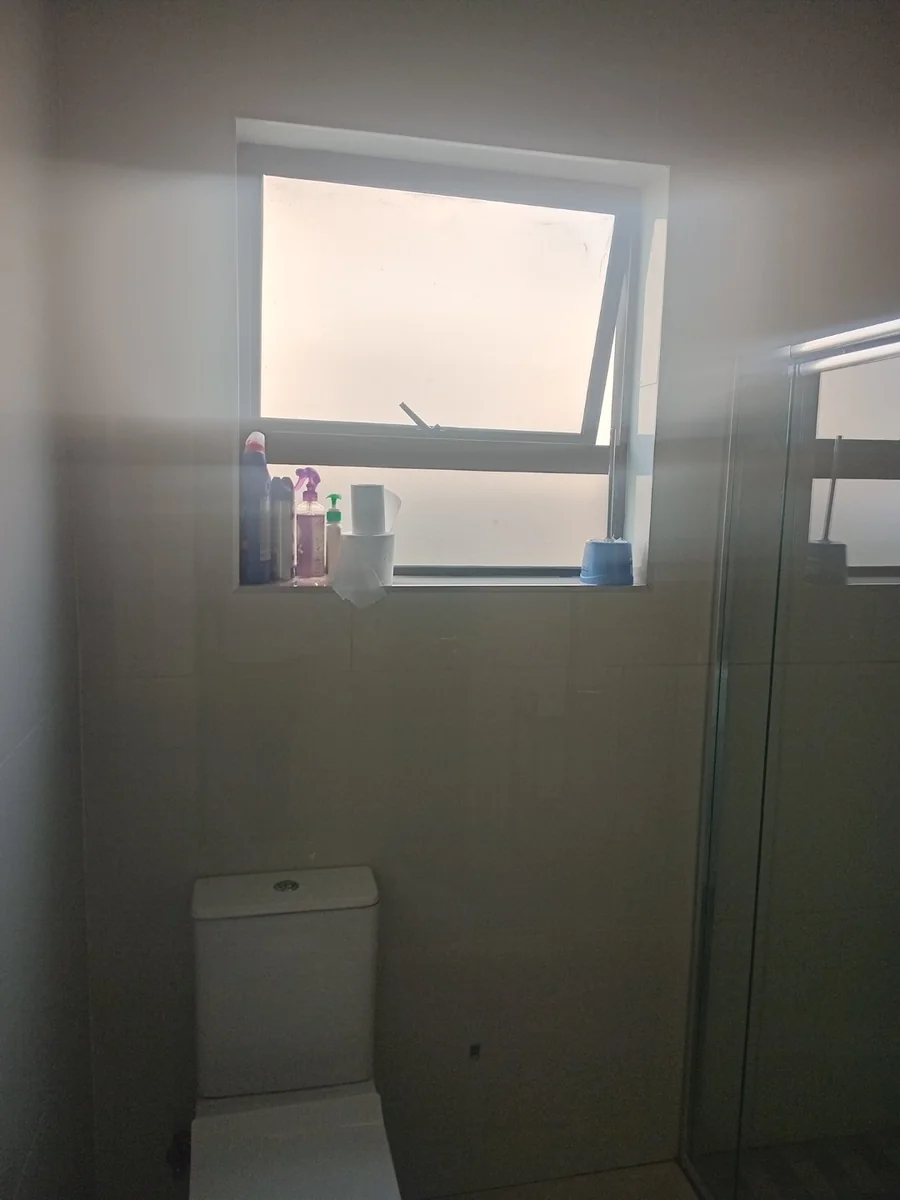 A lovely 5 bed, 4 bath double story house in Sagewood, Midrand.