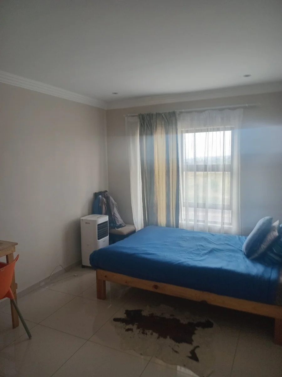 A lovely 5 bed, 4 bath double story house in Sagewood, Midrand.