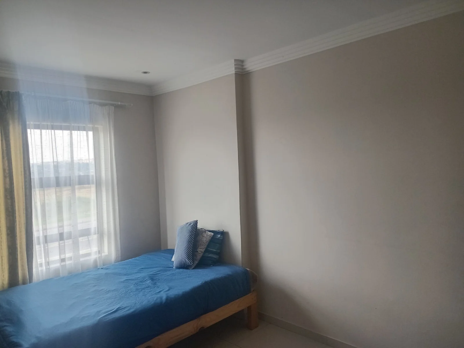 A lovely 5 bed, 4 bath double story house in Sagewood, Midrand.