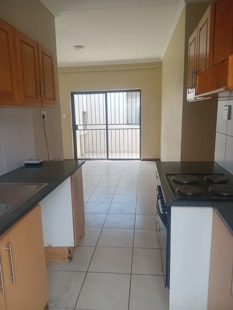 A decent 3 bed, 2 bath house in Sagewood , Midrand.