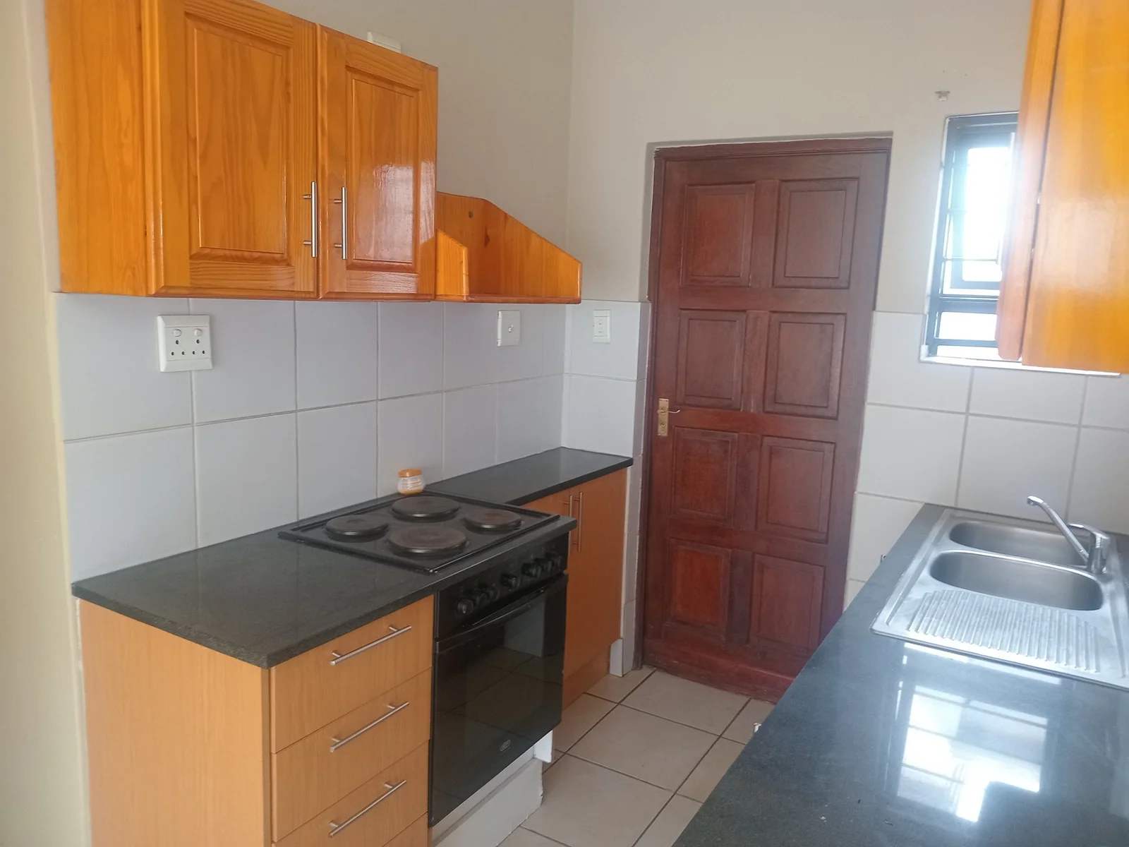 A decent 3 bed, 2 bath house in Sagewood , Midrand.
