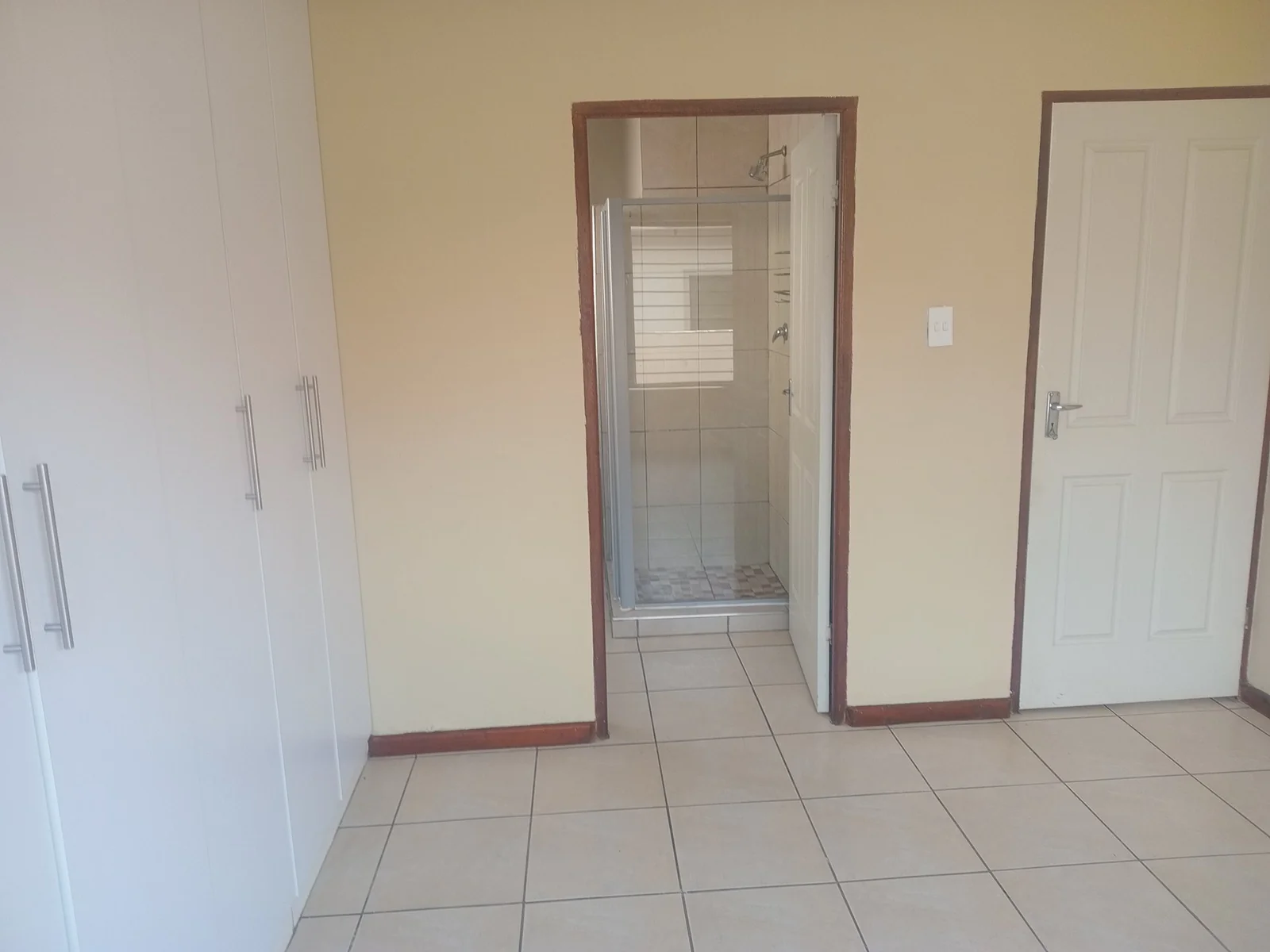 A decent 3 bed, 2 bath house in Sagewood , Midrand.