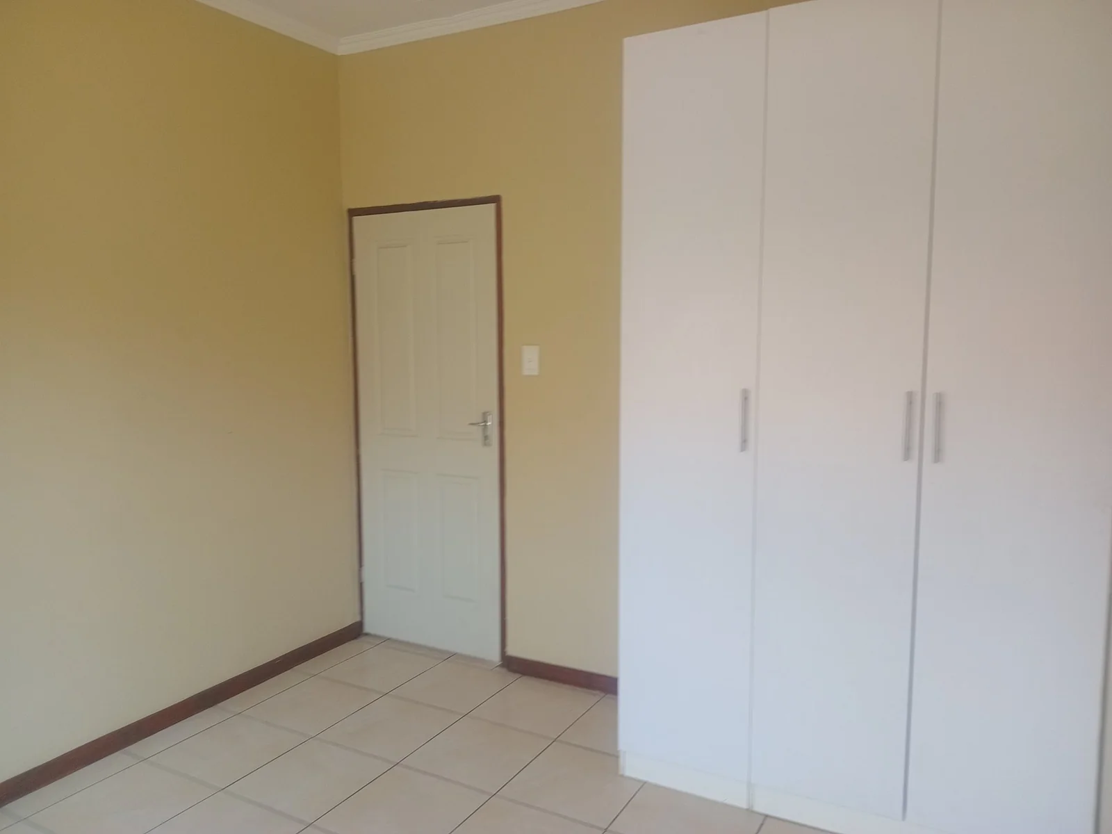 A decent 3 bed, 2 bath house in Sagewood , Midrand.
