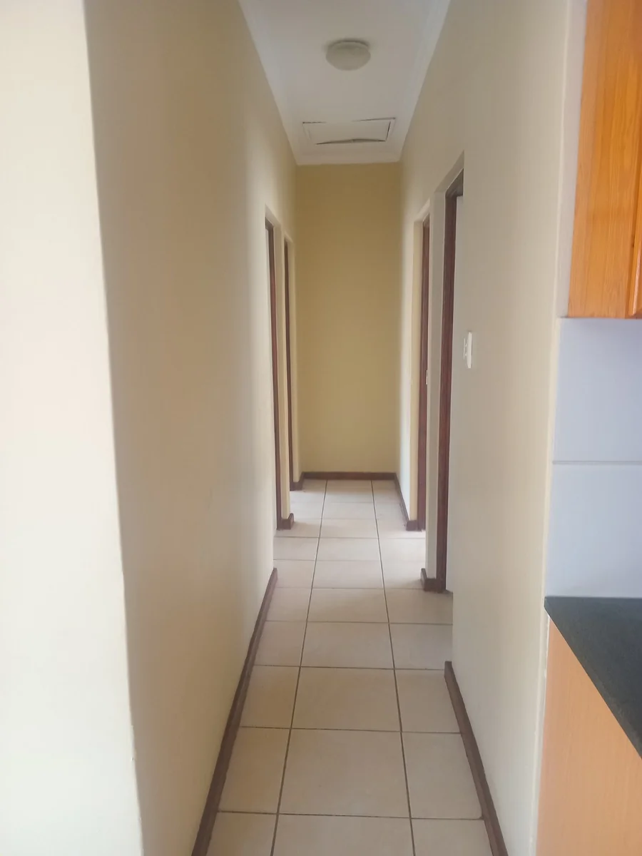 A decent 3 bed, 2 bath house in Sagewood , Midrand.