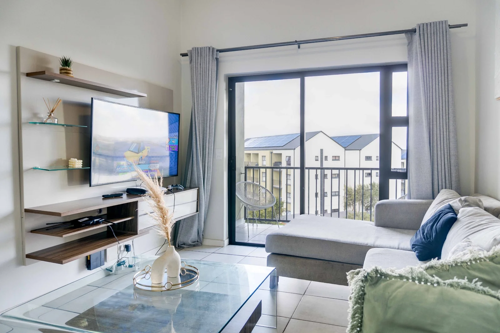 Modern 2-Bedroom Apartment in Greenpark Lifestyle Estate