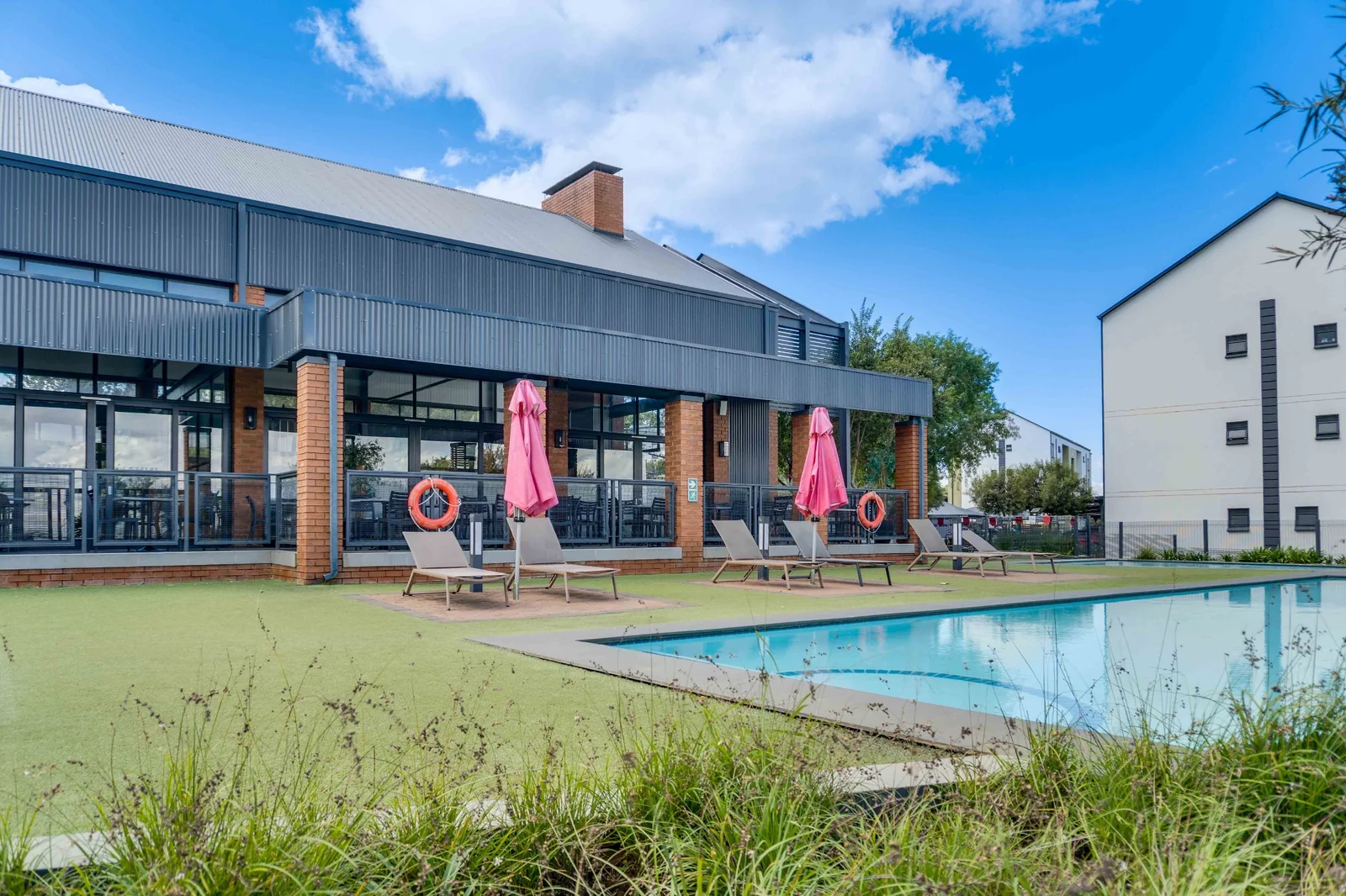 Modern 2-Bedroom Apartment in Greenpark Lifestyle Estate