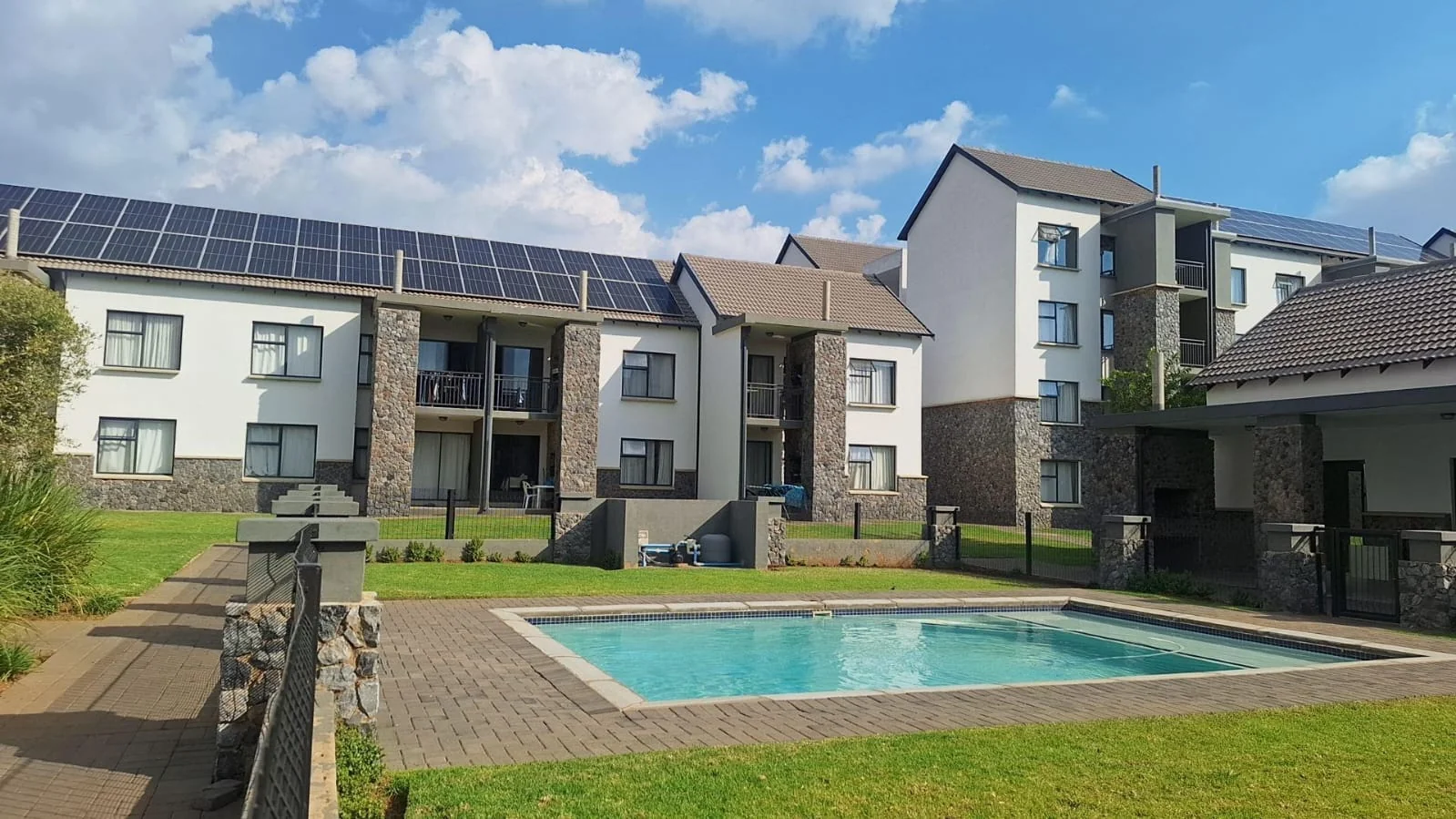 Modern 2-Bedroom First Floor Apartment with Lifestyle Amenities