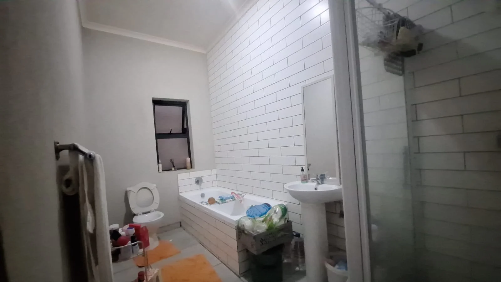 Modern 2-Bedroom First Floor Apartment with Lifestyle Amenities