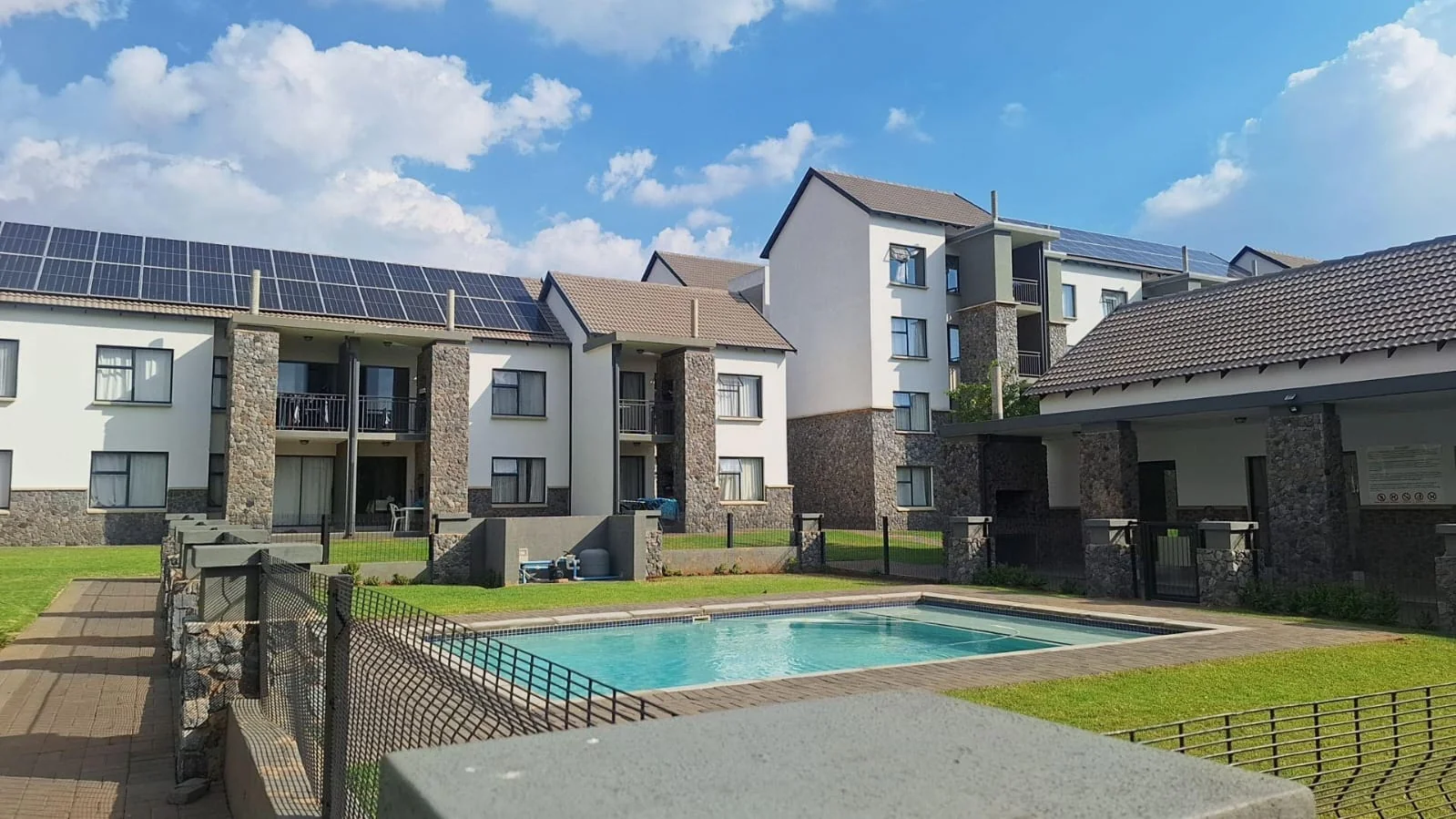 Modern 2-Bedroom First Floor Apartment with Lifestyle Amenities