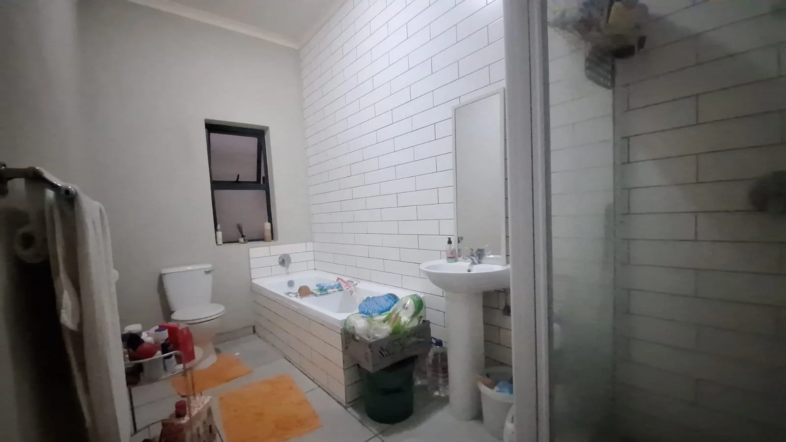 Modern 2-Bedroom First Floor Apartment with Lifestyle Amenities