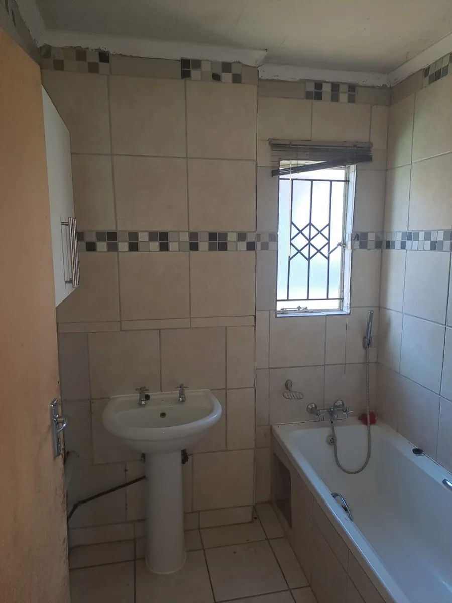 Spacious 3-Bedroom, 2-Bathroom Home for Rent in Freedom Park