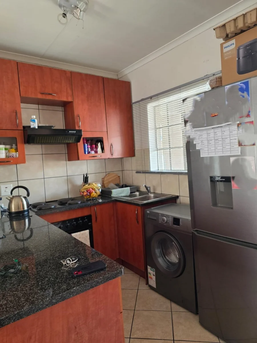 Modern 2-Bedroom Home with En-Suite & Dual Parking<br/>