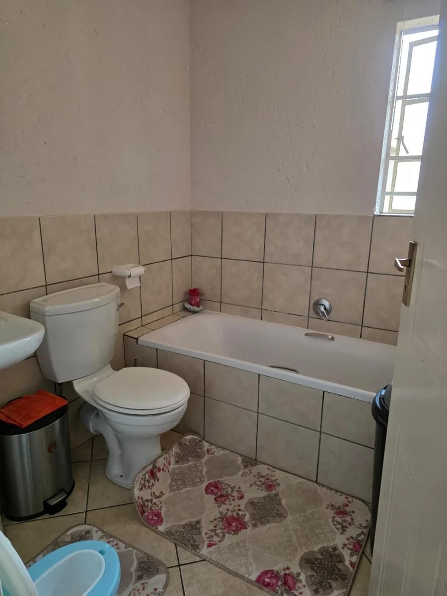 Modern 2-Bedroom Home with En-Suite & Dual Parking<br/>