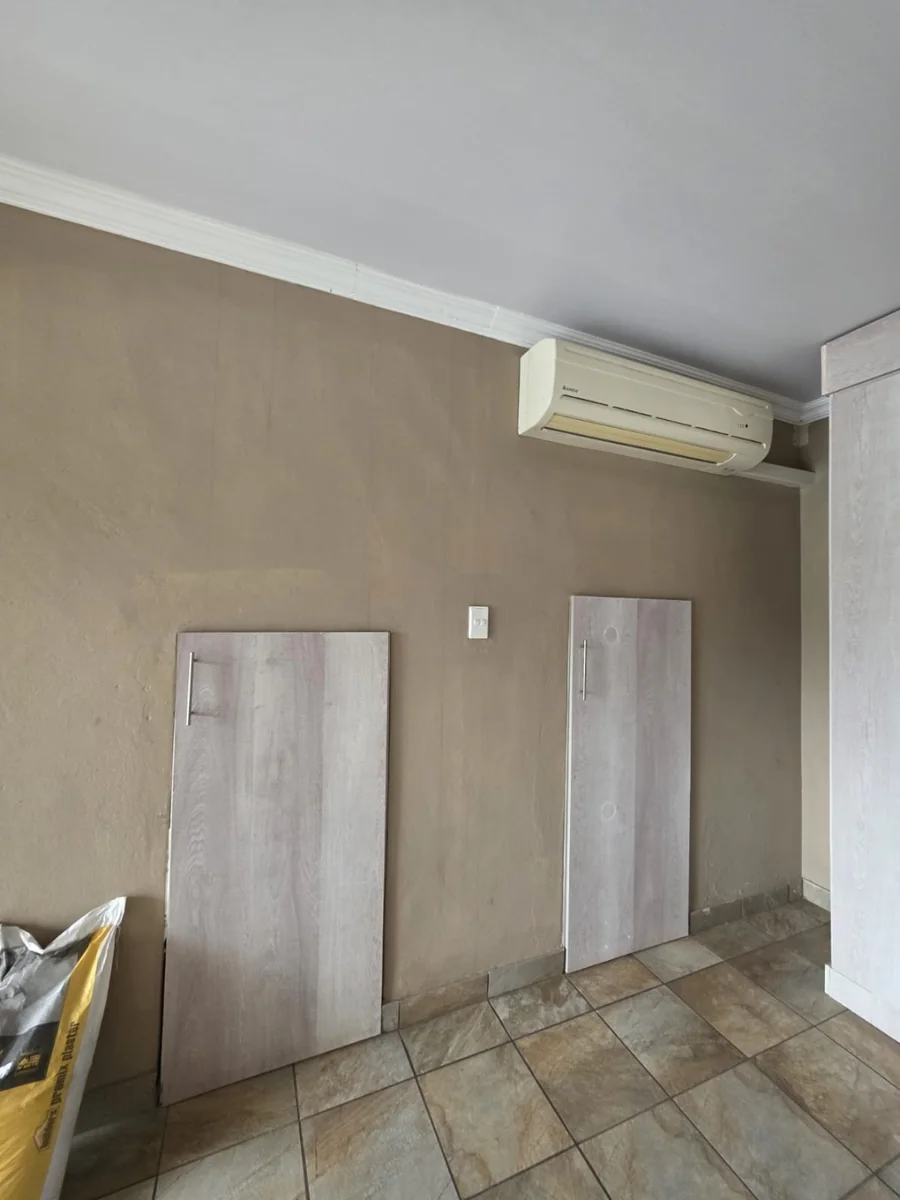 3 Bedroom and 3 Bathroom House for Sale in Cashan