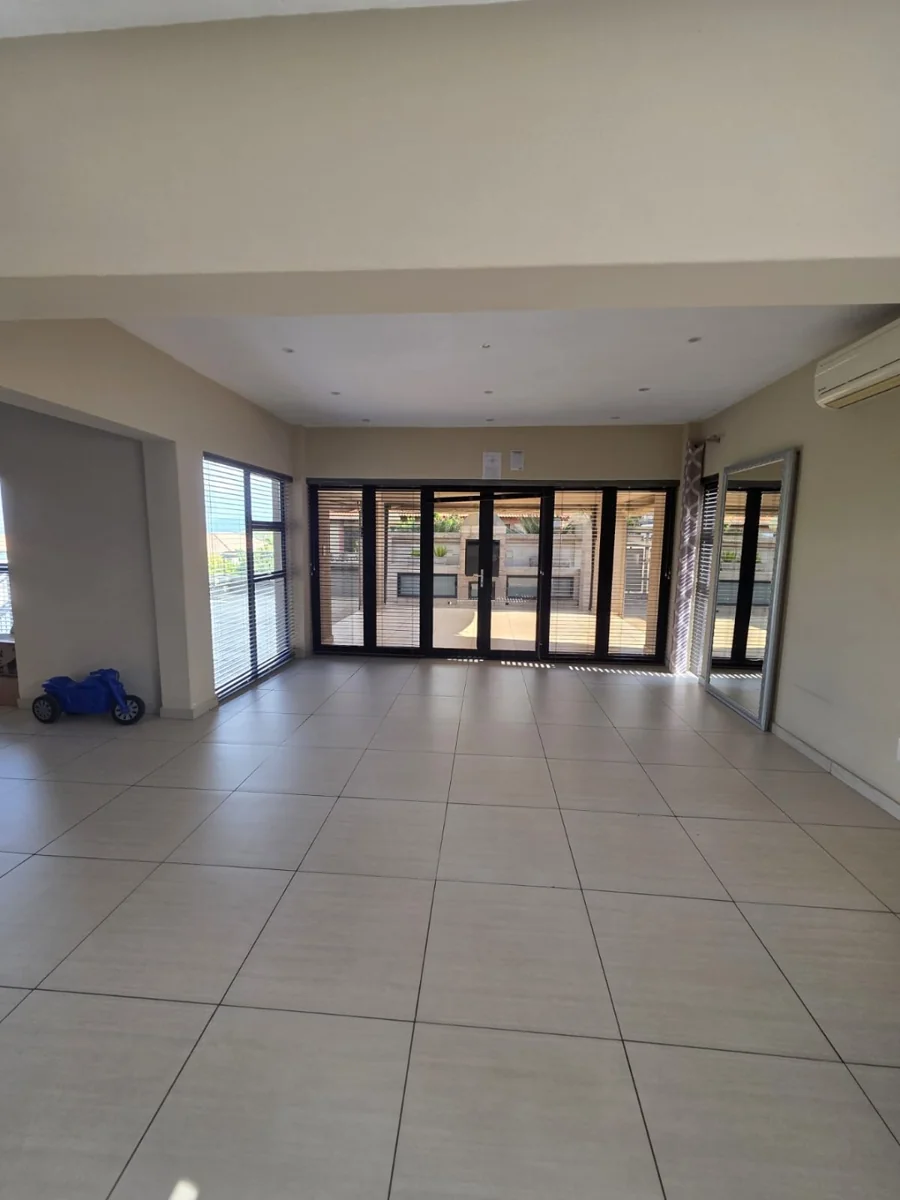 3 Bedroom and 3 Bathroom House for Sale in Cashan