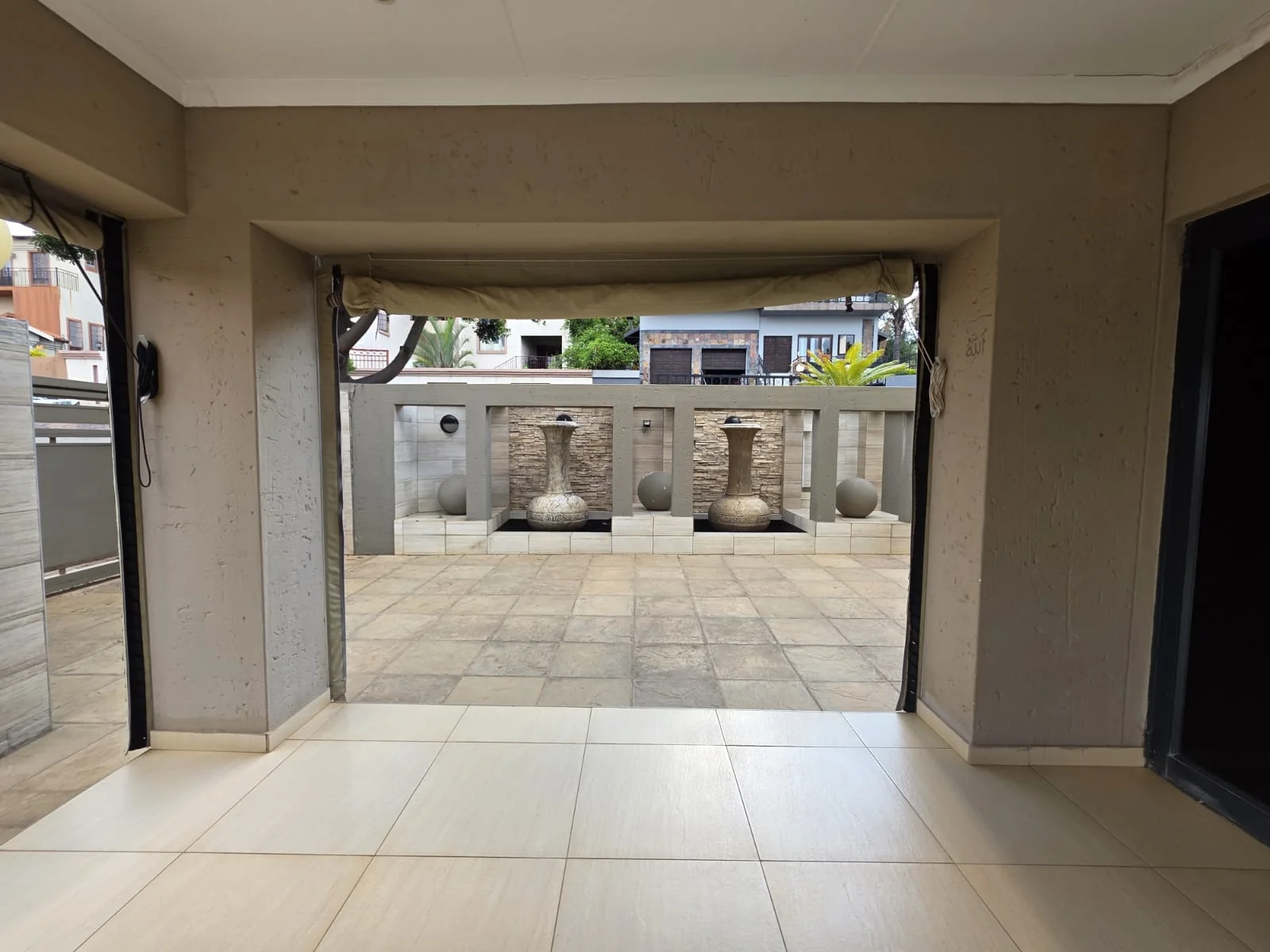 3 Bedroom and 3 Bathroom House for Sale in Cashan