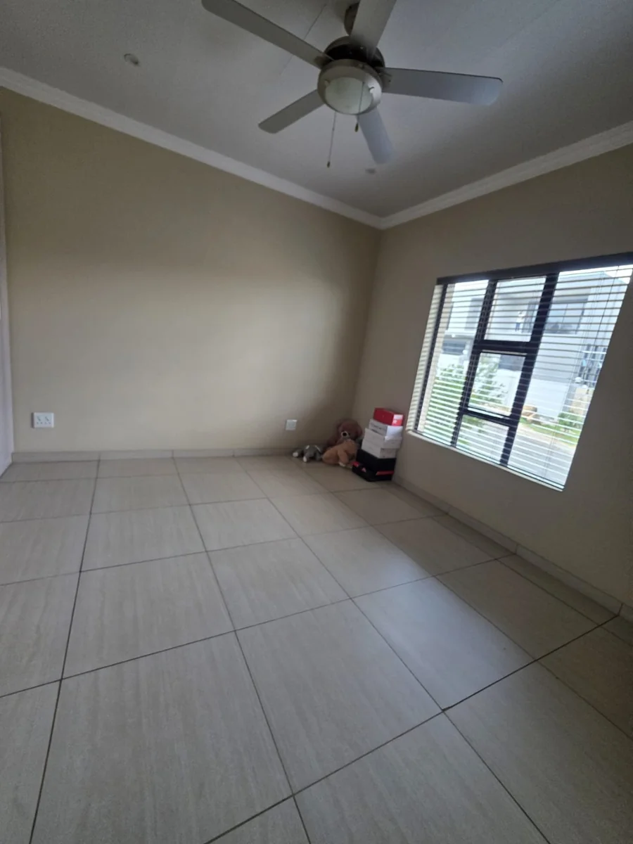 3 Bedroom and 3 Bathroom House for Sale in Cashan