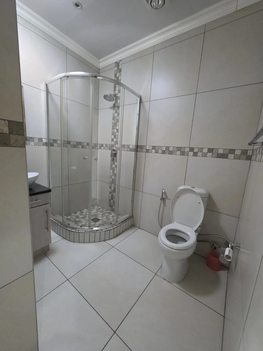 3 Bedroom and 3 Bathroom House for Sale in Cashan