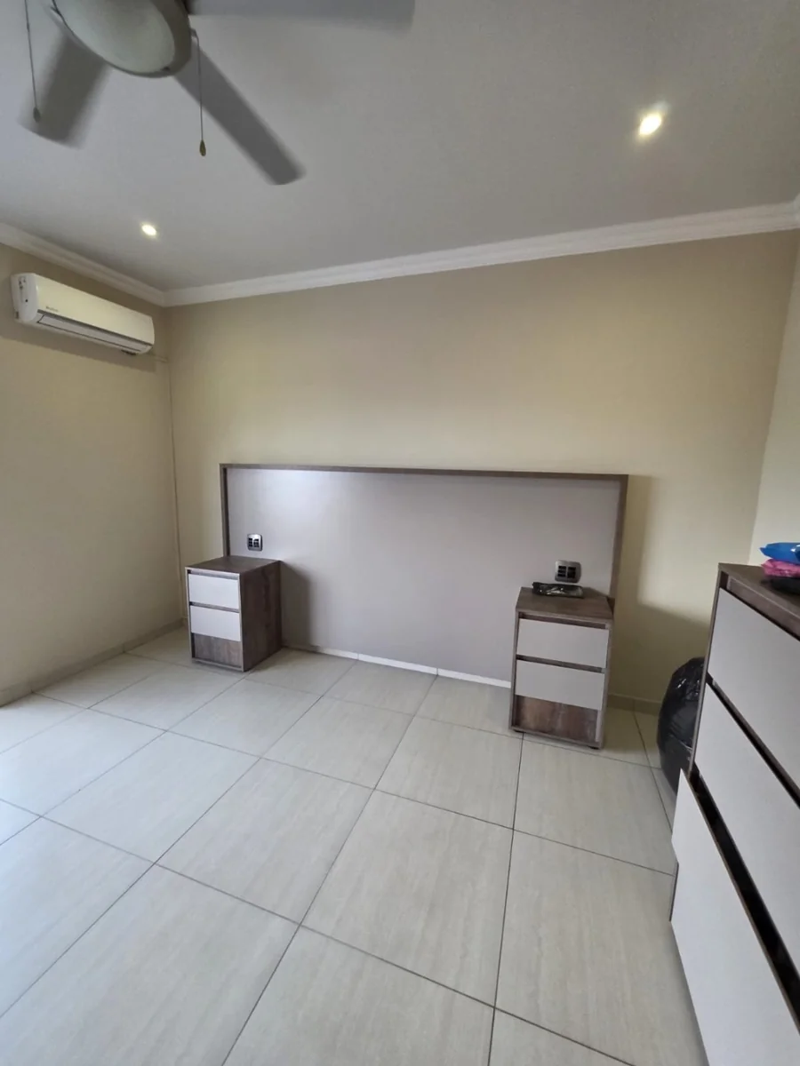 3 Bedroom and 3 Bathroom House for Sale in Cashan