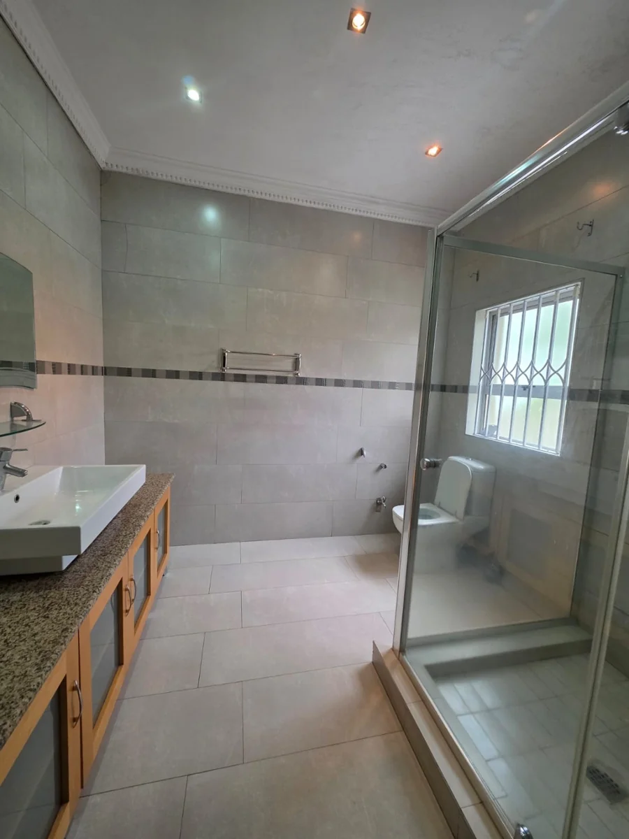 Spacious 4-Bedroom Family Home with Pool, Lapa & Versatile Living Spaces