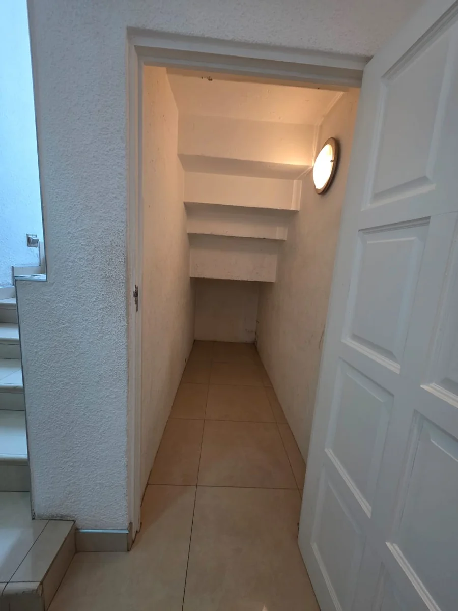 Spacious 4-Bedroom Family Home with Pool, Lapa & Versatile Living Spaces