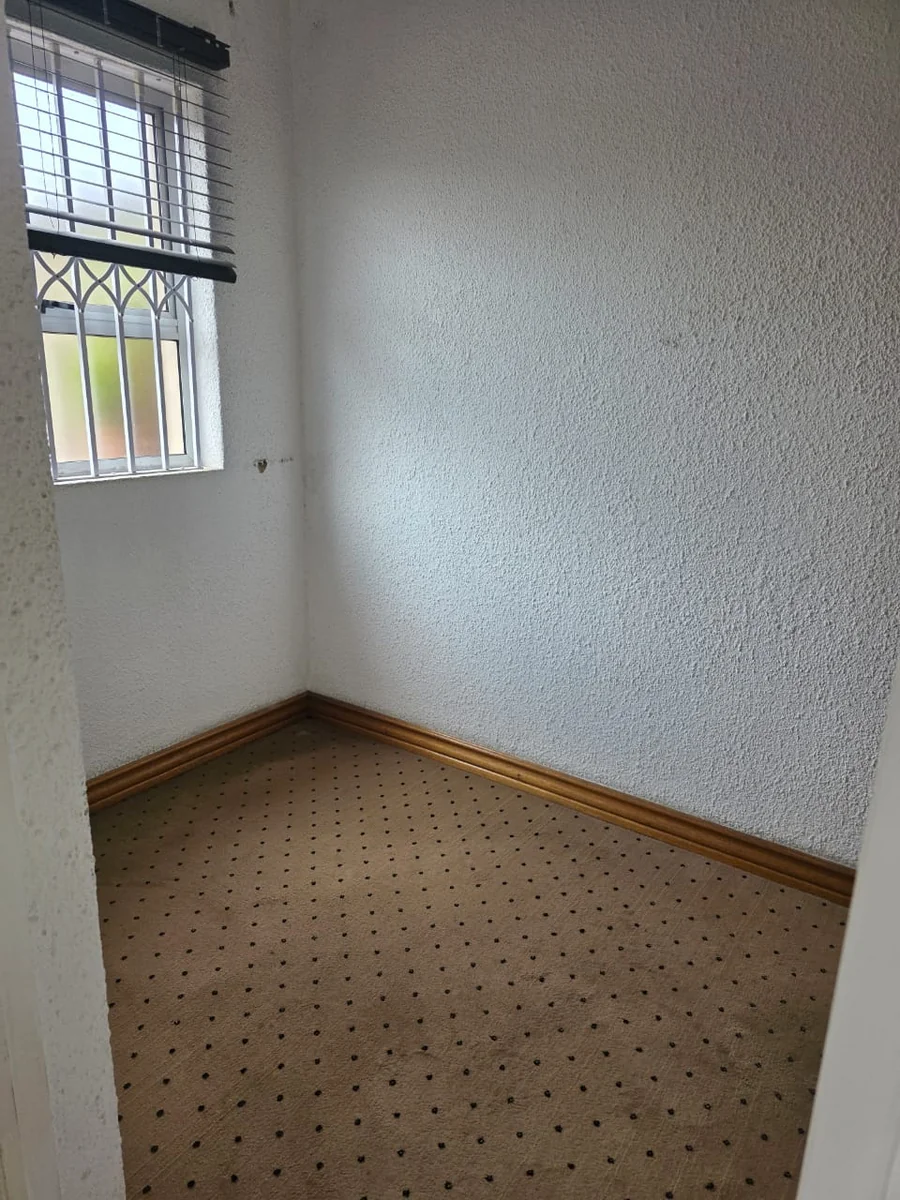 Spacious 4-Bedroom Family Home with Pool, Lapa & Versatile Living Spaces