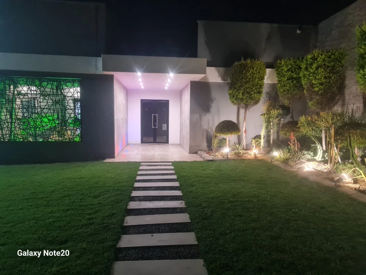 Modern Masterpiece in Rustenburg: An Oasis of Luxury and Security