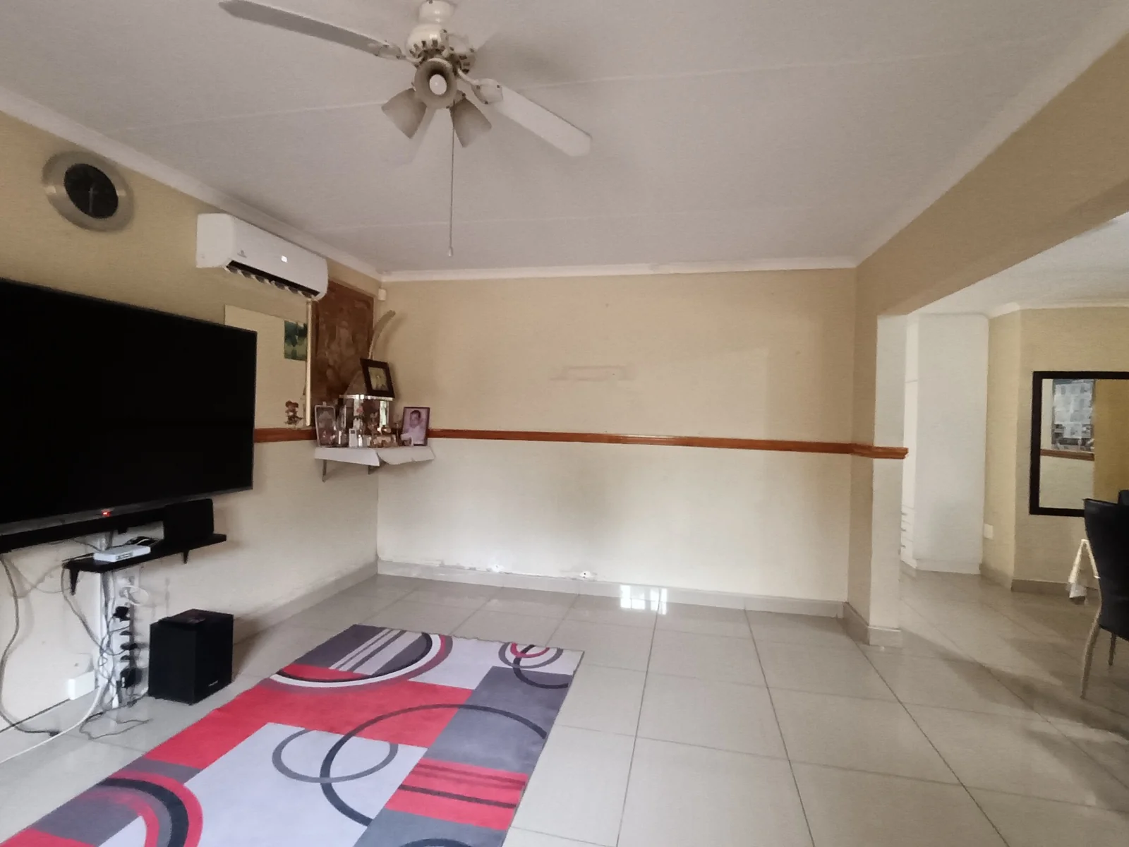 Lovely starter home.