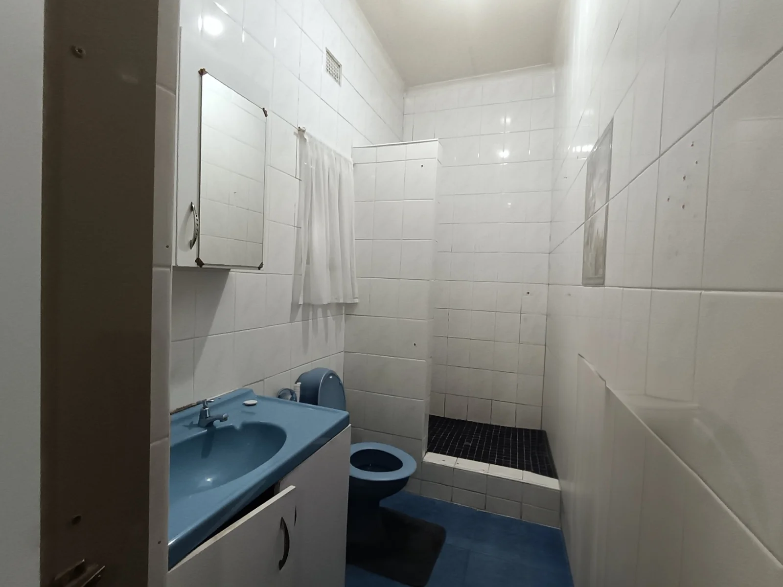 Lovely starter home.