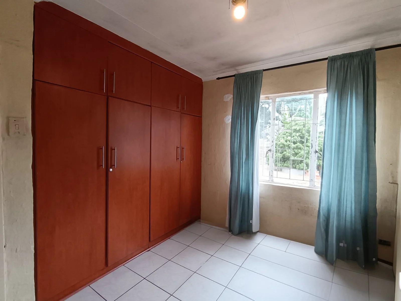 Lovely starter home.