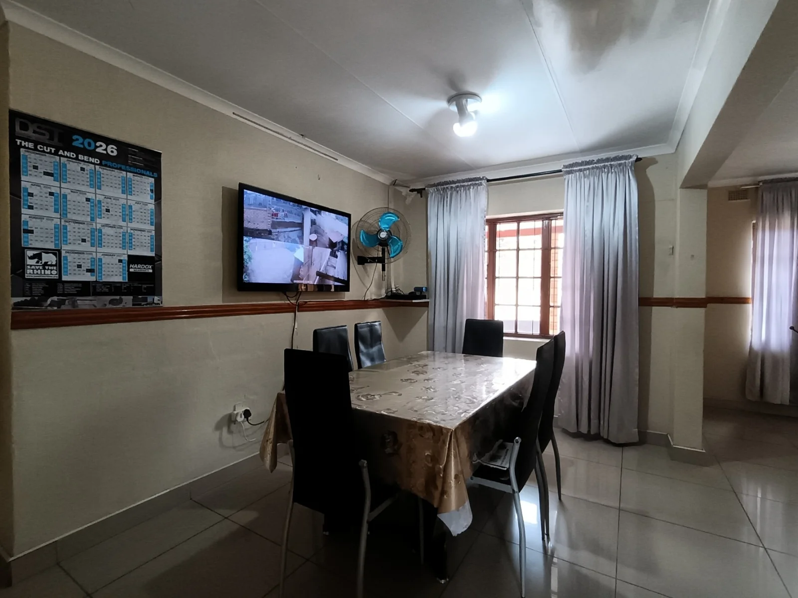 Lovely starter home.