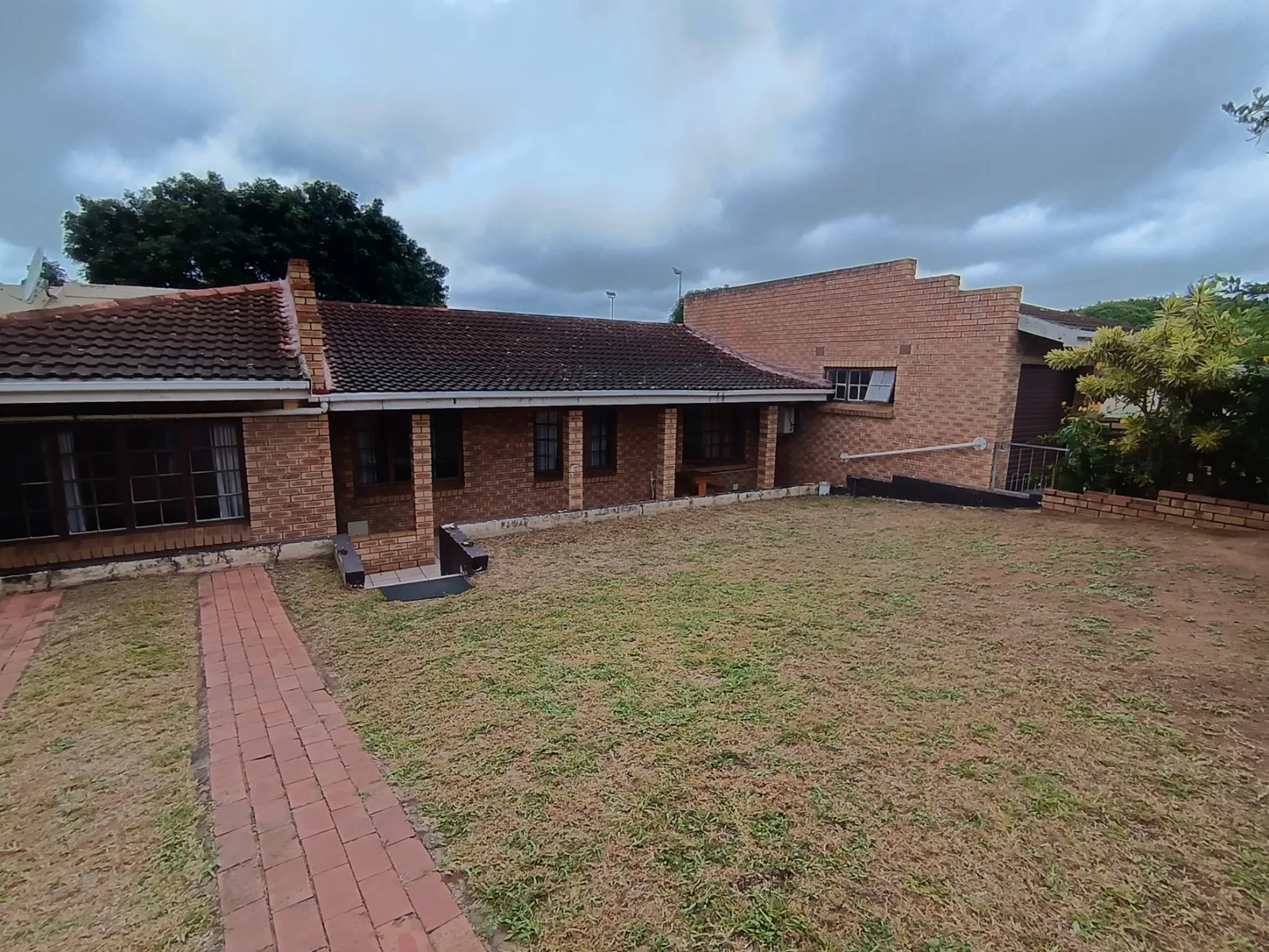 Lovely starter home.