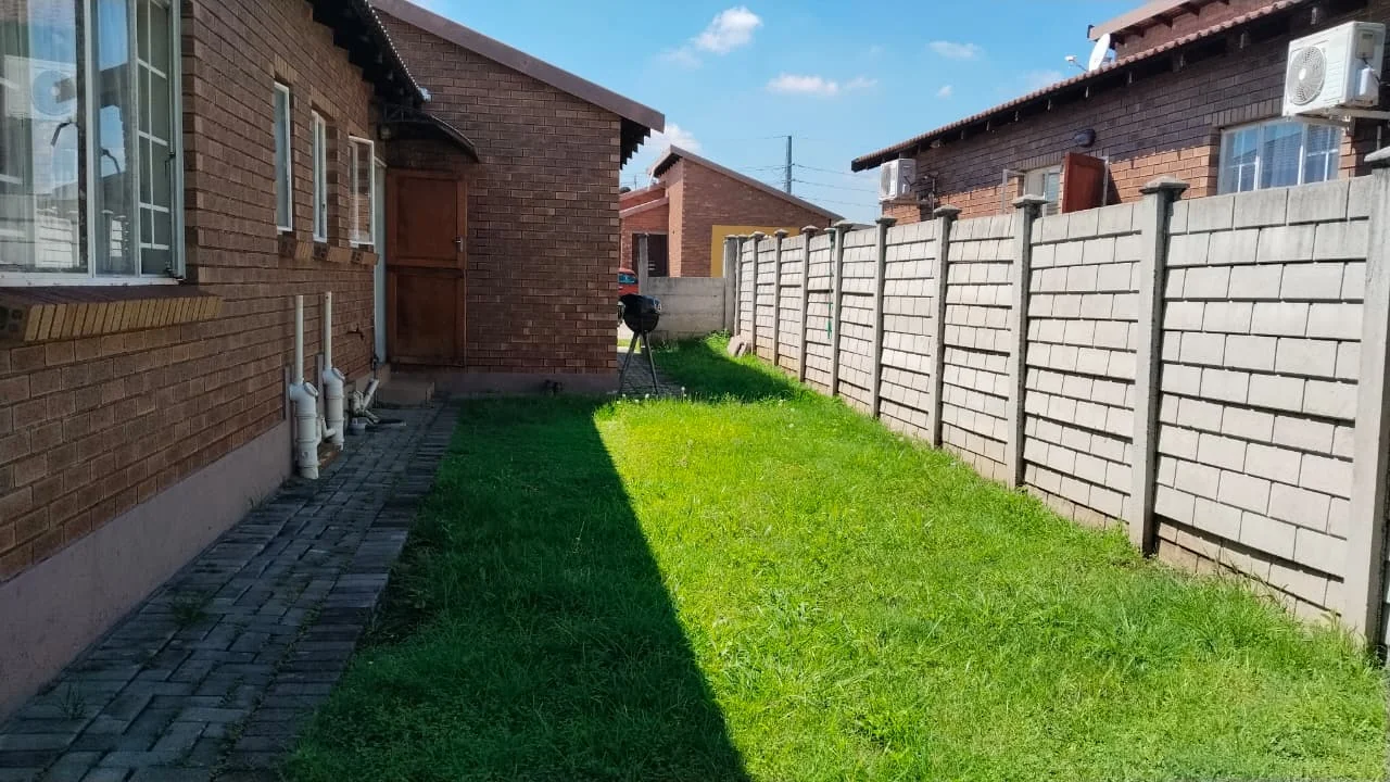 Cozy 3-Bedroom, 2-Bathroom Home for Sale