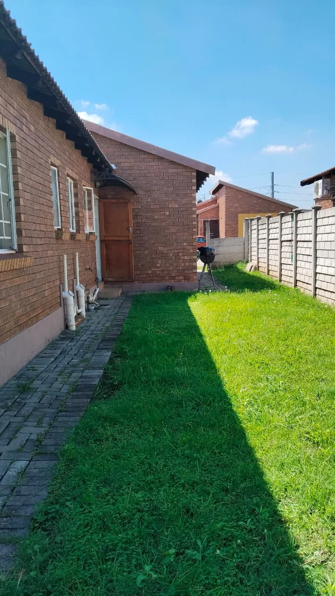 Cozy 3-Bedroom, 2-Bathroom Home for Sale