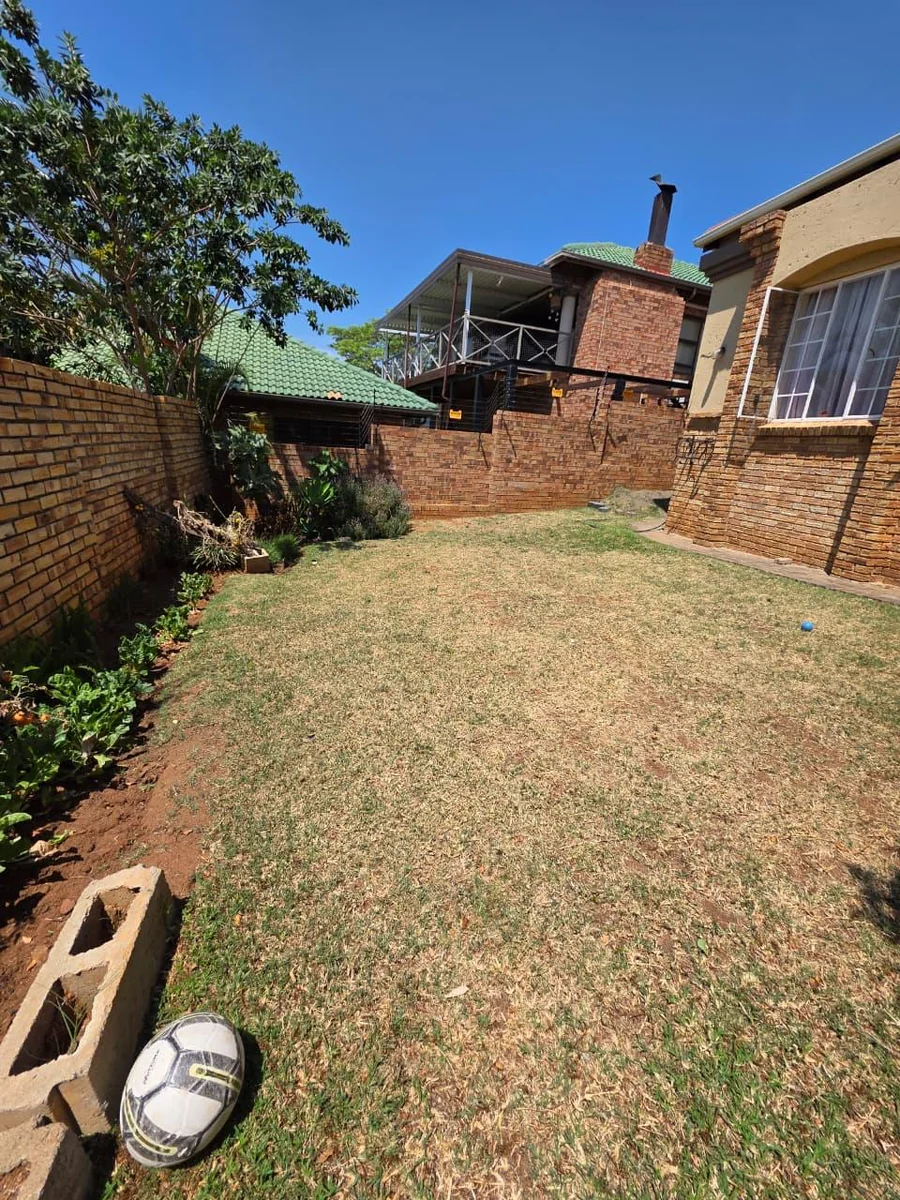 Neat 2-Bedroom Home in Secure Complex with Scullery & Wendy House