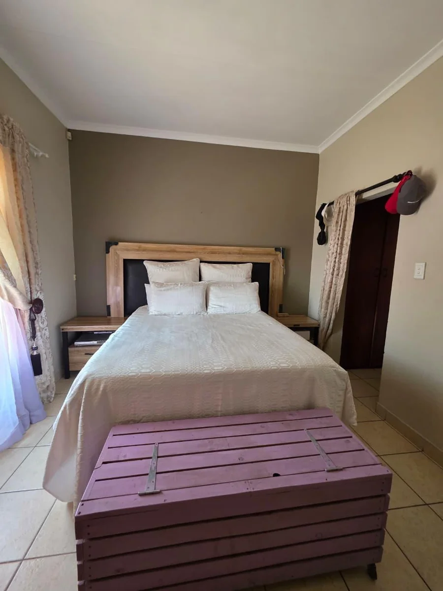 Neat 2-Bedroom Home in Secure Complex with Scullery & Wendy House