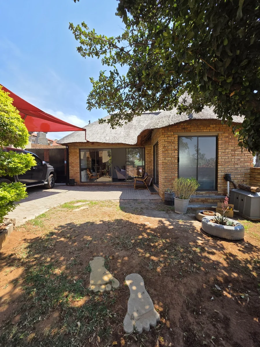 Neat 2-Bedroom Home in Secure Complex with Scullery & Wendy House