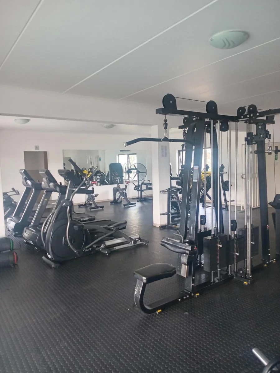 A lovely 2 bed, 1 bath apartment in Erand Gardens, Midrand.