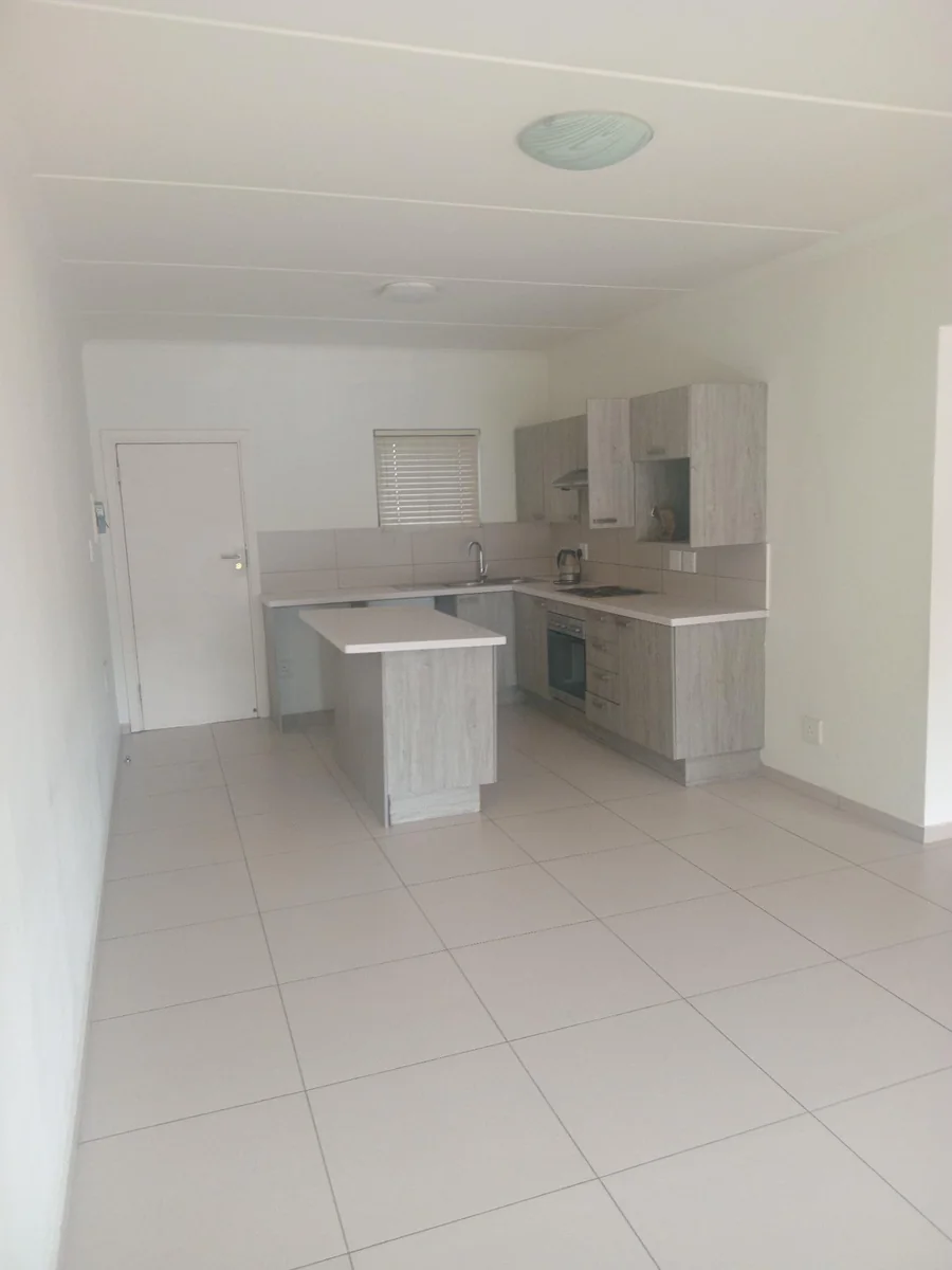 A lovely 2 bed, 1 bath apartment in Erand Gardens, Midrand.