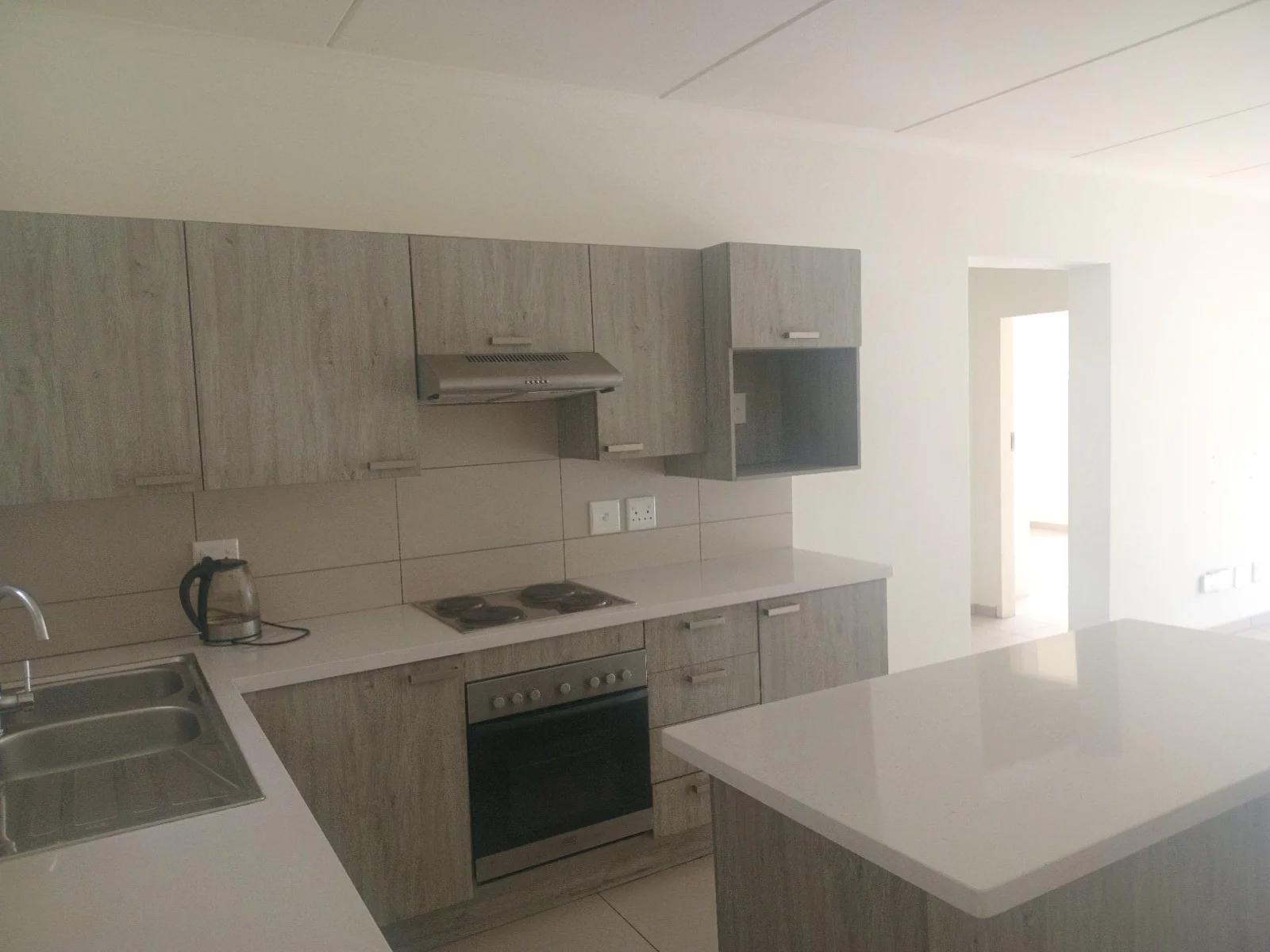 A lovely 2 bed, 1 bath apartment in Erand Gardens, Midrand.