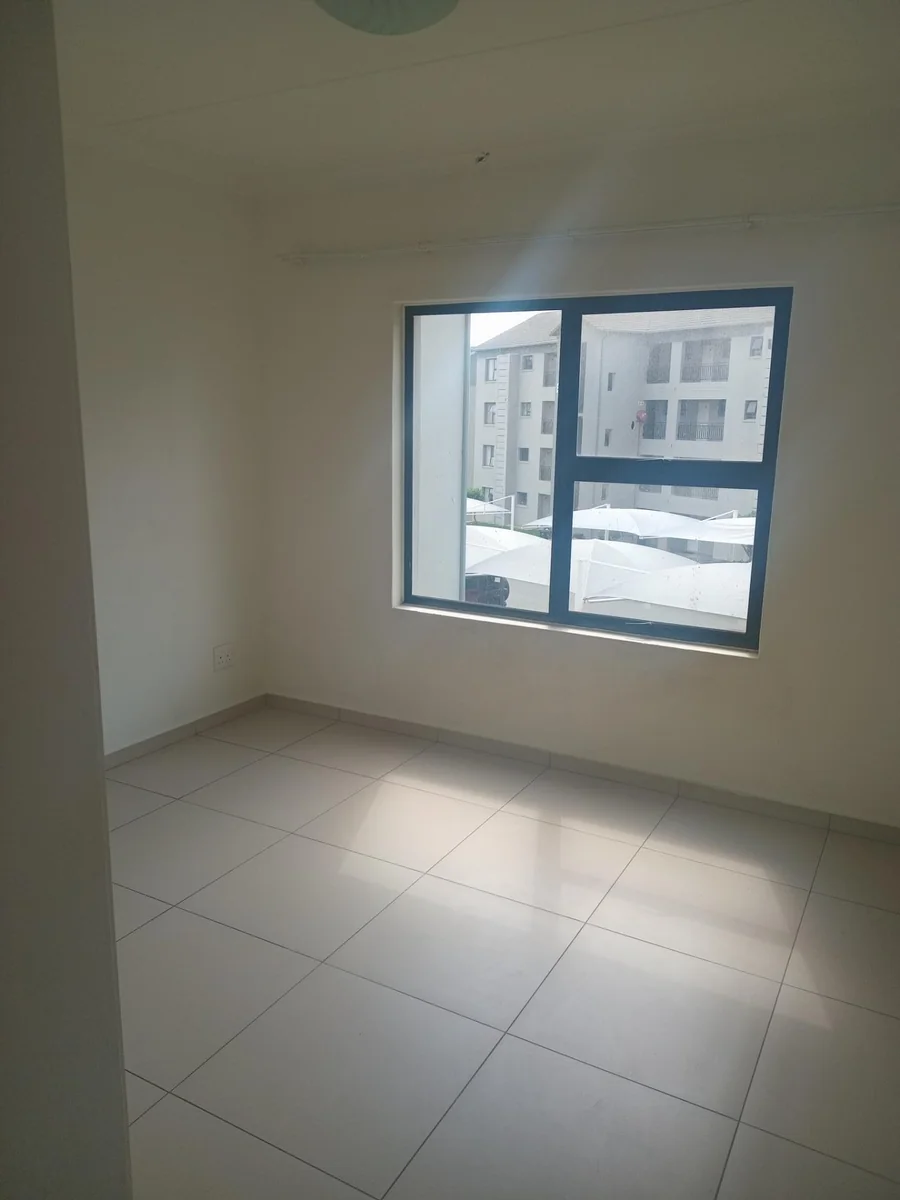 A lovely 2 bed, 1 bath apartment in Erand Gardens, Midrand.