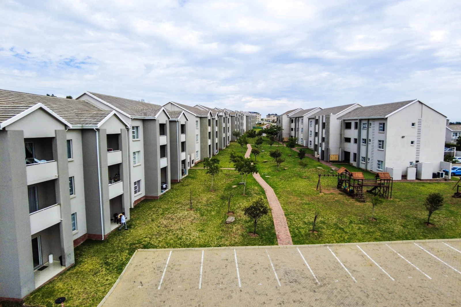 Modern Comfort Meets Secure Estate Living in the Heart of Blue Hills