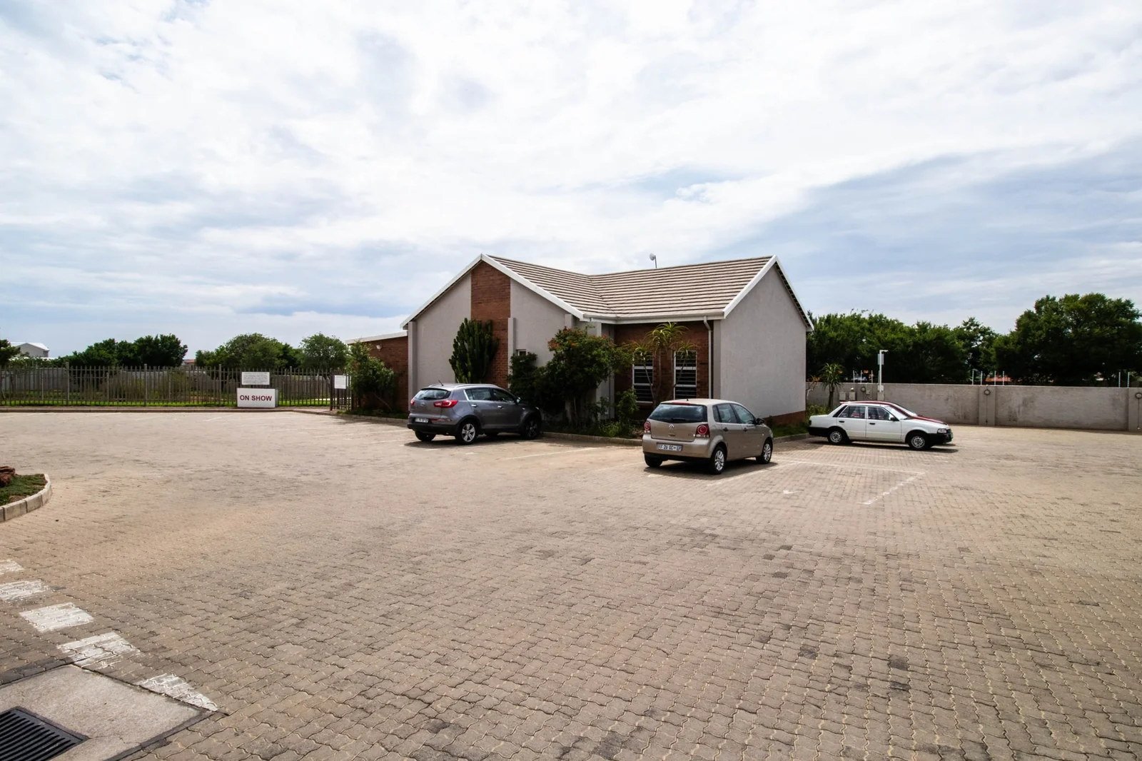 Modern Comfort Meets Secure Estate Living in the Heart of Blue Hills