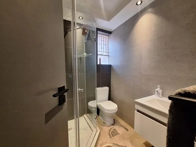 Modern & Spacious 3-Bedroom Duplex with Solar