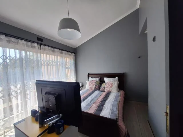 Modern & Spacious 3-Bedroom Duplex with Solar